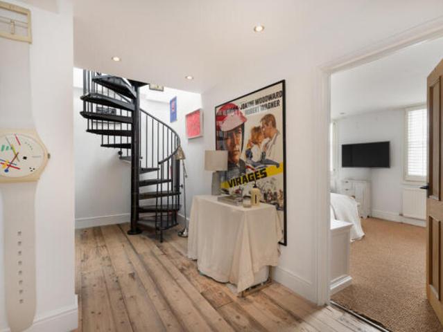 Apartment for sale in Royal Borough of Kensington and Chelsea, Greater London