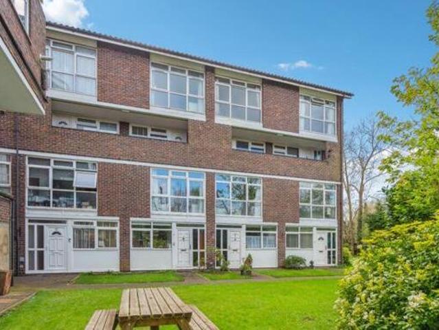 House for sale in Batchworth, Hertfordshire