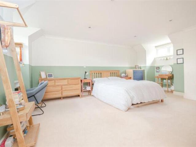 Apartment for sale in Twickenham, Greater London
