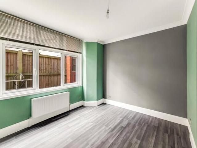 Apartment for sale in London Borough of Camden, Greater London