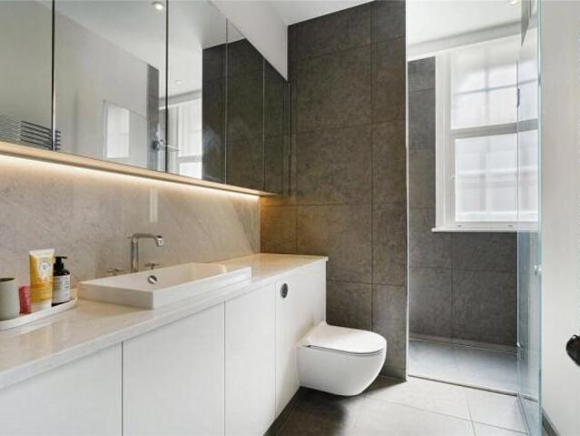 Apartment for sale in Green Street Green, Greater London