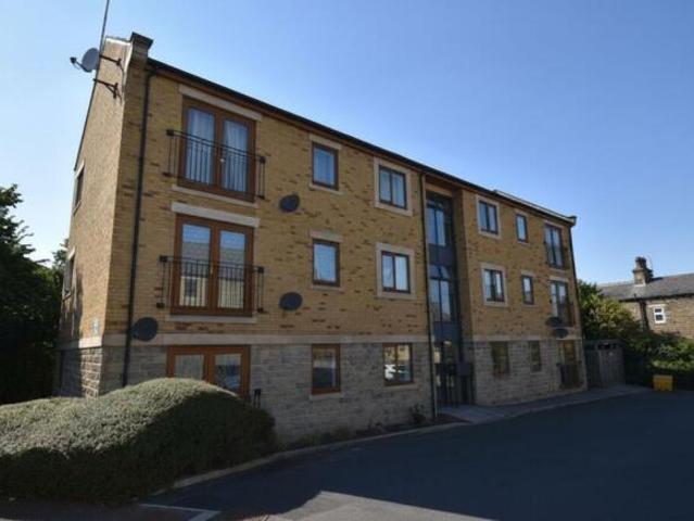 Apartment for sale in Huddersfield, West Yorkshire
