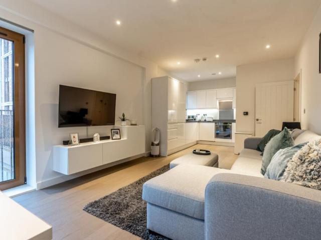 Apartment for sale in St Albans, Five Acres