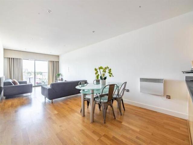 Apartment for sale in Grove Park, Greater London
