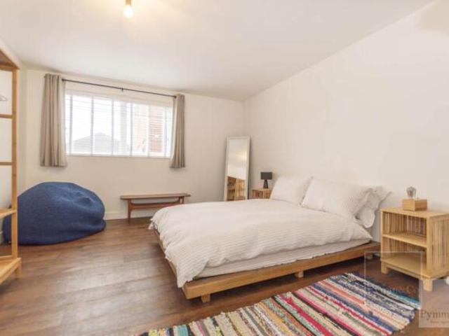 Apartment for sale in Lakenham, East Bank