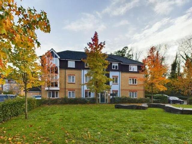 House for sale in Guildford Park, Guildford