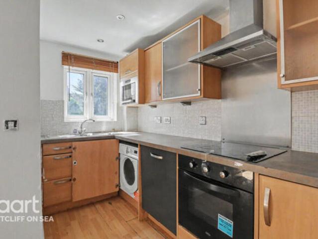 Apartment for sale in Southend City Centre Neighbourhood, Alton Barnes