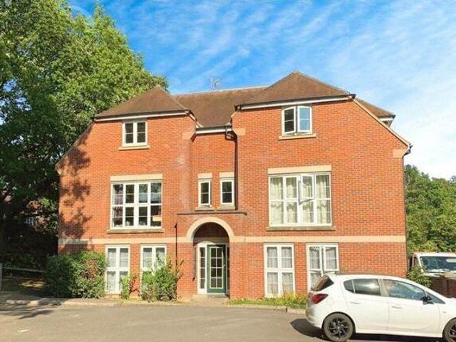 House for sale in Jacobs Well, Guildford