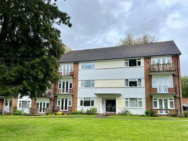 House for sale in Abbotswood, Guildford