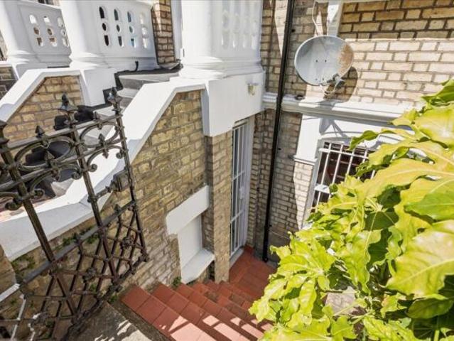Apartment for sale in West Kensington, Greater London