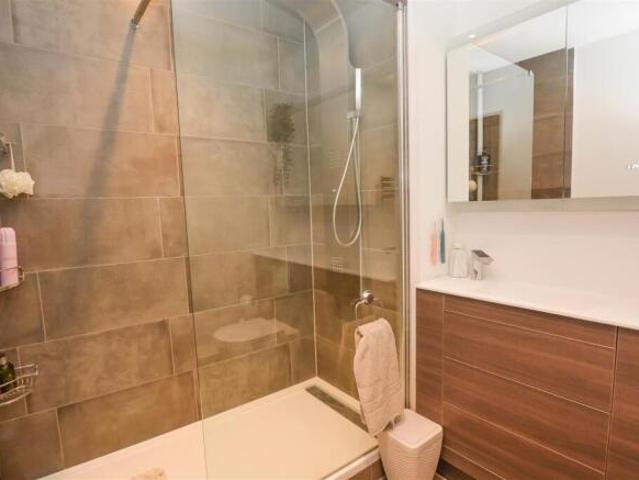 Apartment for sale in Warley, Brentwood