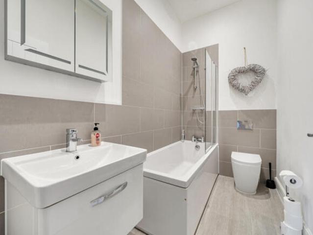 Apartment for sale in Ewens Farm, Cheltenham