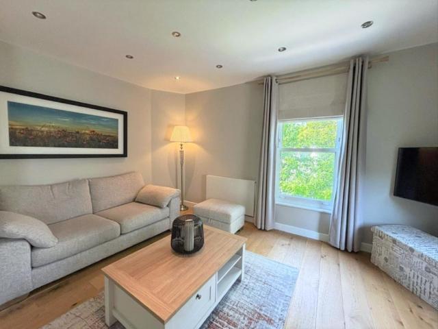 Apartment for sale in London Borough of Bromley, Greater London