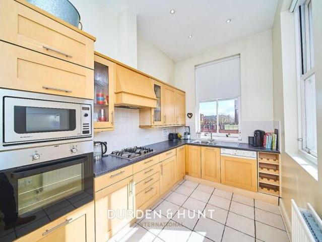 Apartment for sale in Hampstead, Greater London