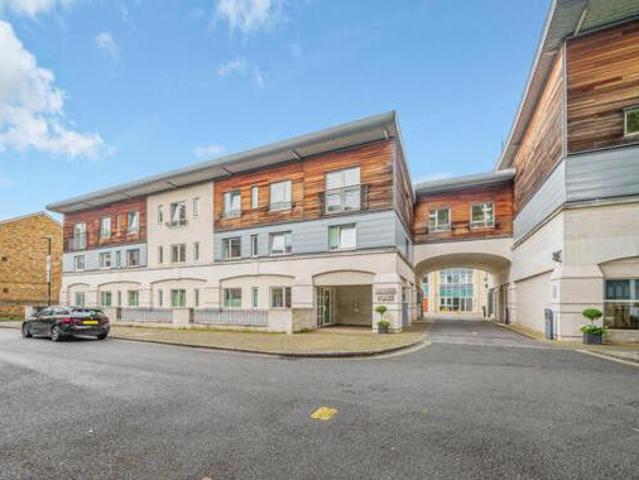 House for sale in Kingston Upon Thames, Greater London