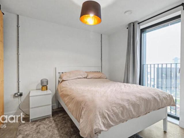 Apartment for sale in Richmond Hill, West Yorkshire