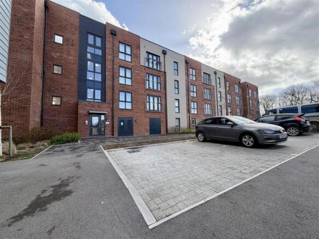 Apartment for sale in The Waterfront, Gloucester