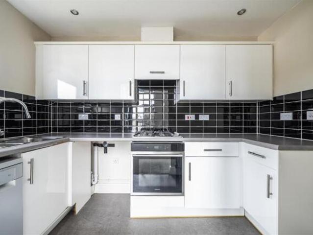 Apartment for sale in Midway, Kent