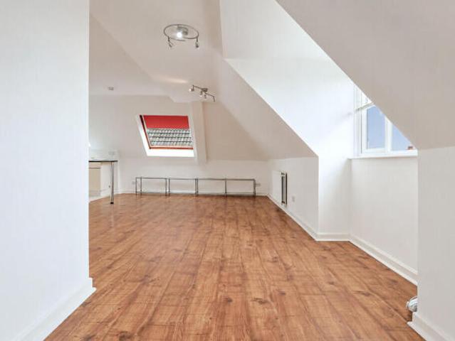 Apartment for sale in Pokesdown, Bournemouth