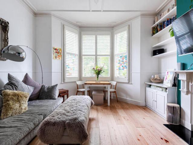 Apartment for sale in Cat Hill, England