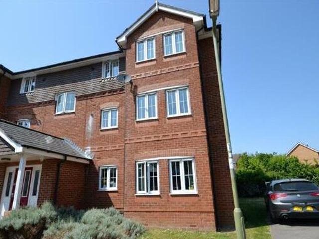 House for sale in Hounsome Fields, Priest Down