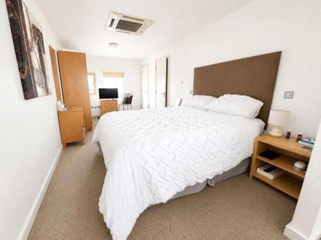 Apartment for sale in Calderstones