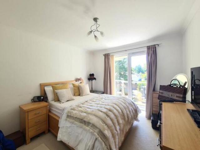 Apartment for sale in Canford Cliffs, Poole