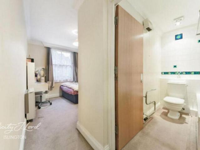 Apartment for sale in Angel, Greater London
