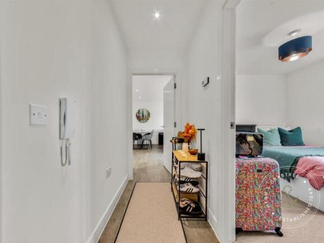 Apartment for sale in Falcon Lodge, Wales