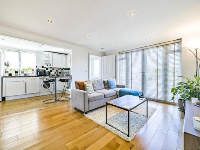 Apartment for sale in The Slade, Oxfordshire