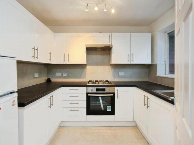 Apartment for sale in Midway, Kent