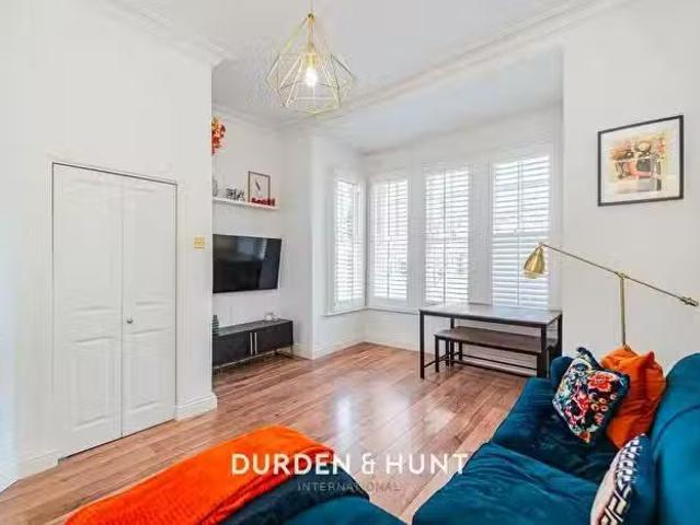 House for sale in Snaresbrook