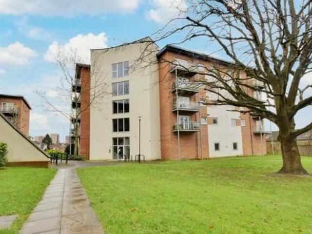 House for sale in Watford, Hertfordshire