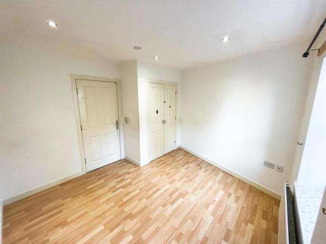 Apartment for sale in Cornwall