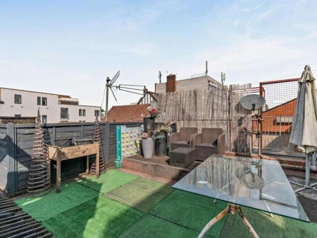 Apartment for sale in Maidstone, Kent