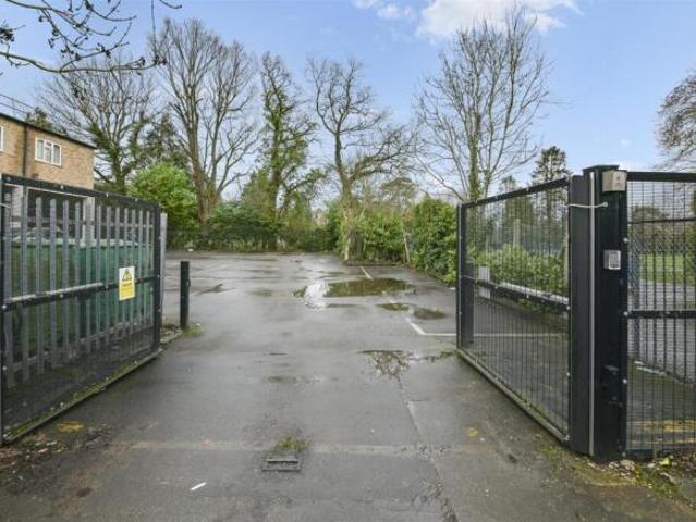 Apartment for sale in Ruislip, Greater London