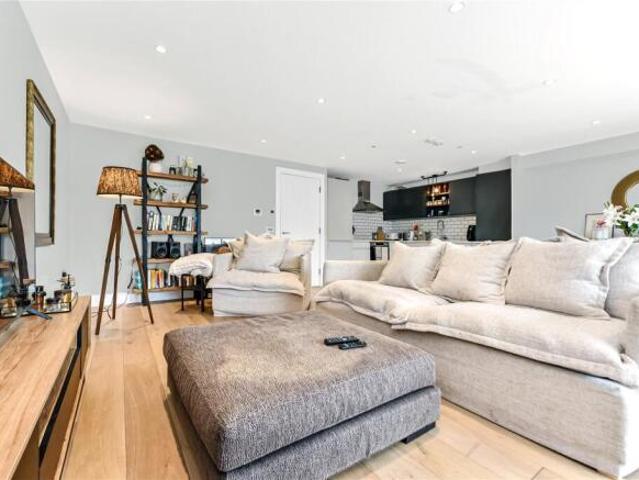 Apartment for sale in Peckham, Greater London