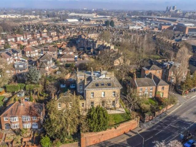 Apartment for sale in Holgate, High Field