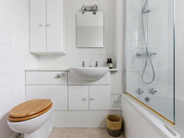 Apartment for sale in Five Acres, Hertfordshire