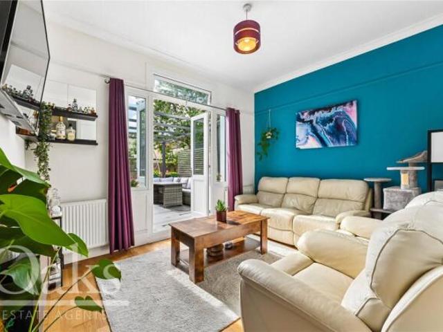 Apartment for sale in London Borough of Croydon, Greater London