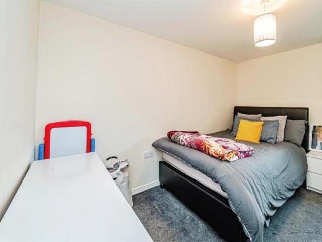 Apartment for sale in Slough