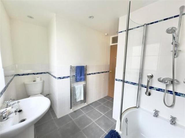 Apartment for sale in Wirral