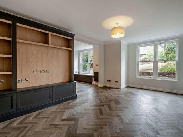 Apartment for sale in Hough Green, Two Mills