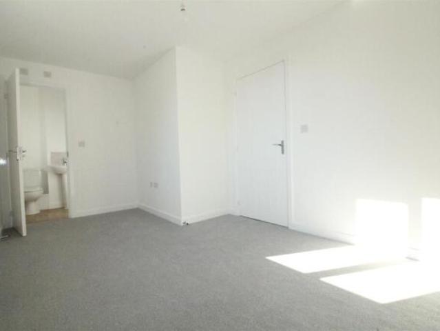 Apartment for sale in Churwell, West Yorkshire