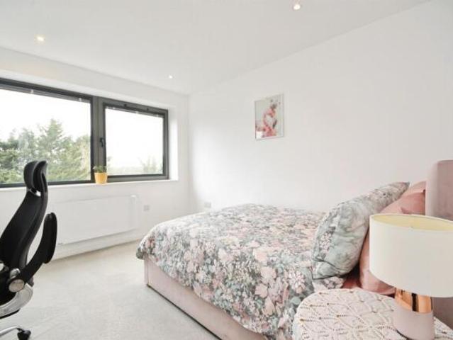 Apartment for sale in Navestock Side, Essex