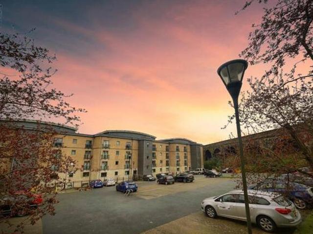 House for sale in Huddersfield, Kirklees