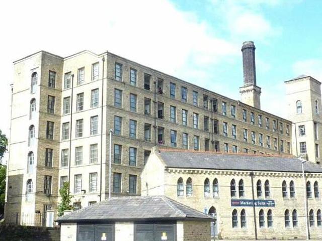 House for sale in Huddersfield, West Yorkshire