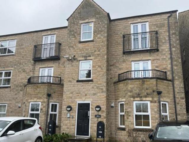 House for sale in Huddersfield, West Yorkshire
