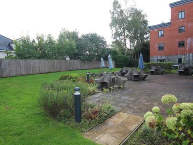 Apartment for sale in Llanishen, Wales