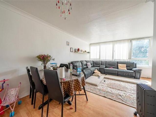 Apartment for sale in Primley Park, Moortown